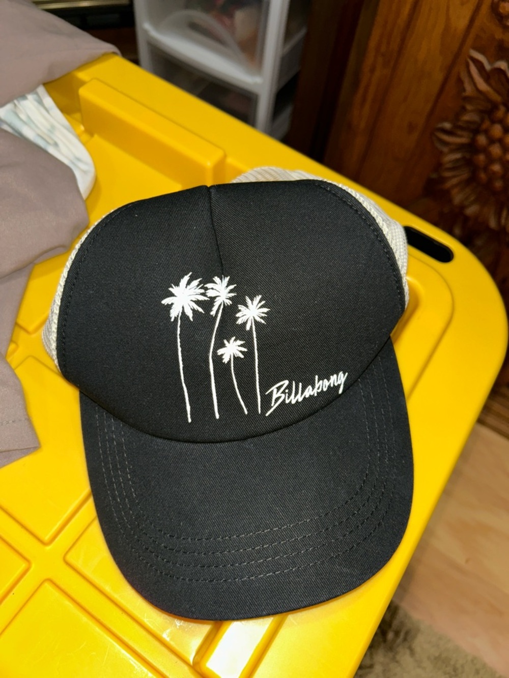 New! Billabong Trucker hat